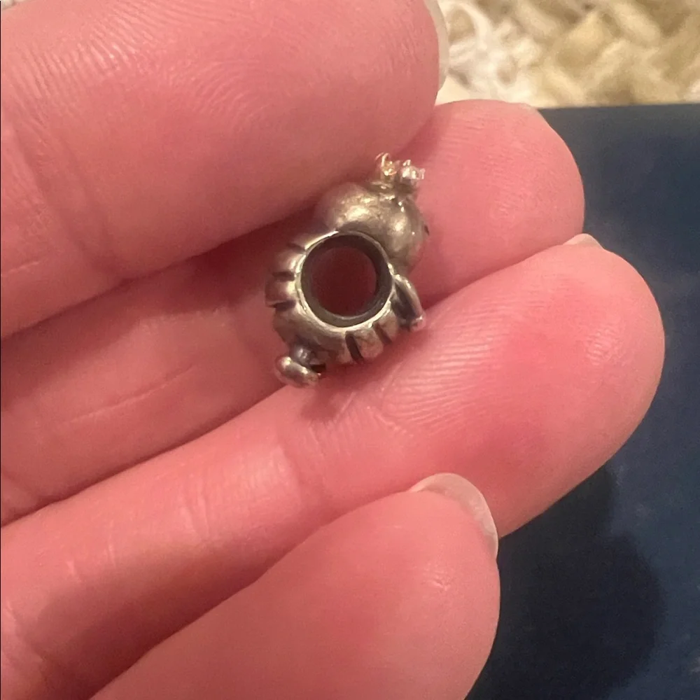 Pandora Queen Bee Charm🐝💞 - Picture 2 of 5